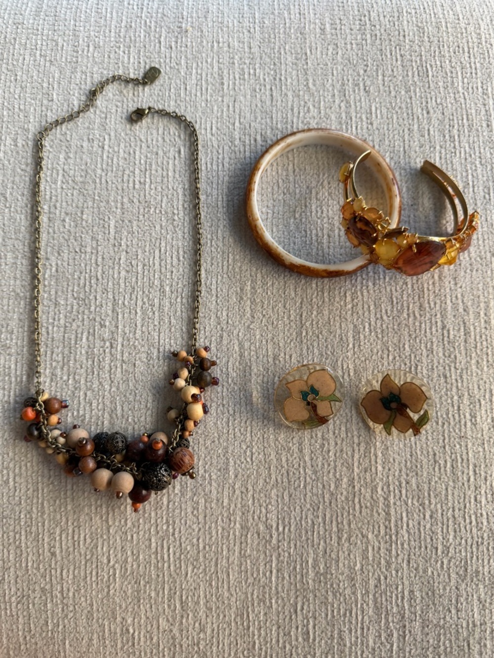 Women’s Neutral Bead Statement Necklace - Gold Chain
